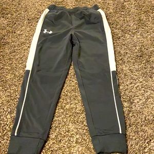 Under Armour Pants boys size 6 gray white